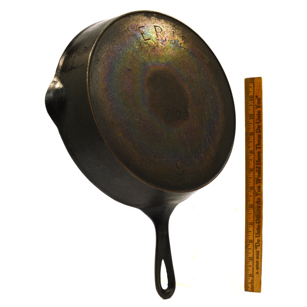 Antique GRISWOLD "ERIE 710C" CAST IRON SKILLET No. 9 Frying Pan HEAT RING Level!