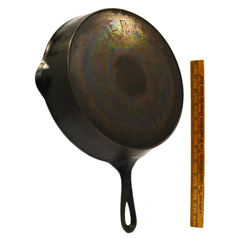 Antique GRISWOLD "ERIE 710C" CAST IRON SKILLET No. 9 Frying Pan HEAT RING Level!