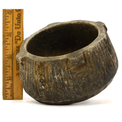 Ancient PRE-COLUMBIAN STEATITE BOWL Black Stone CARVED SOAPSTONE Nubs/Ribbed BC?